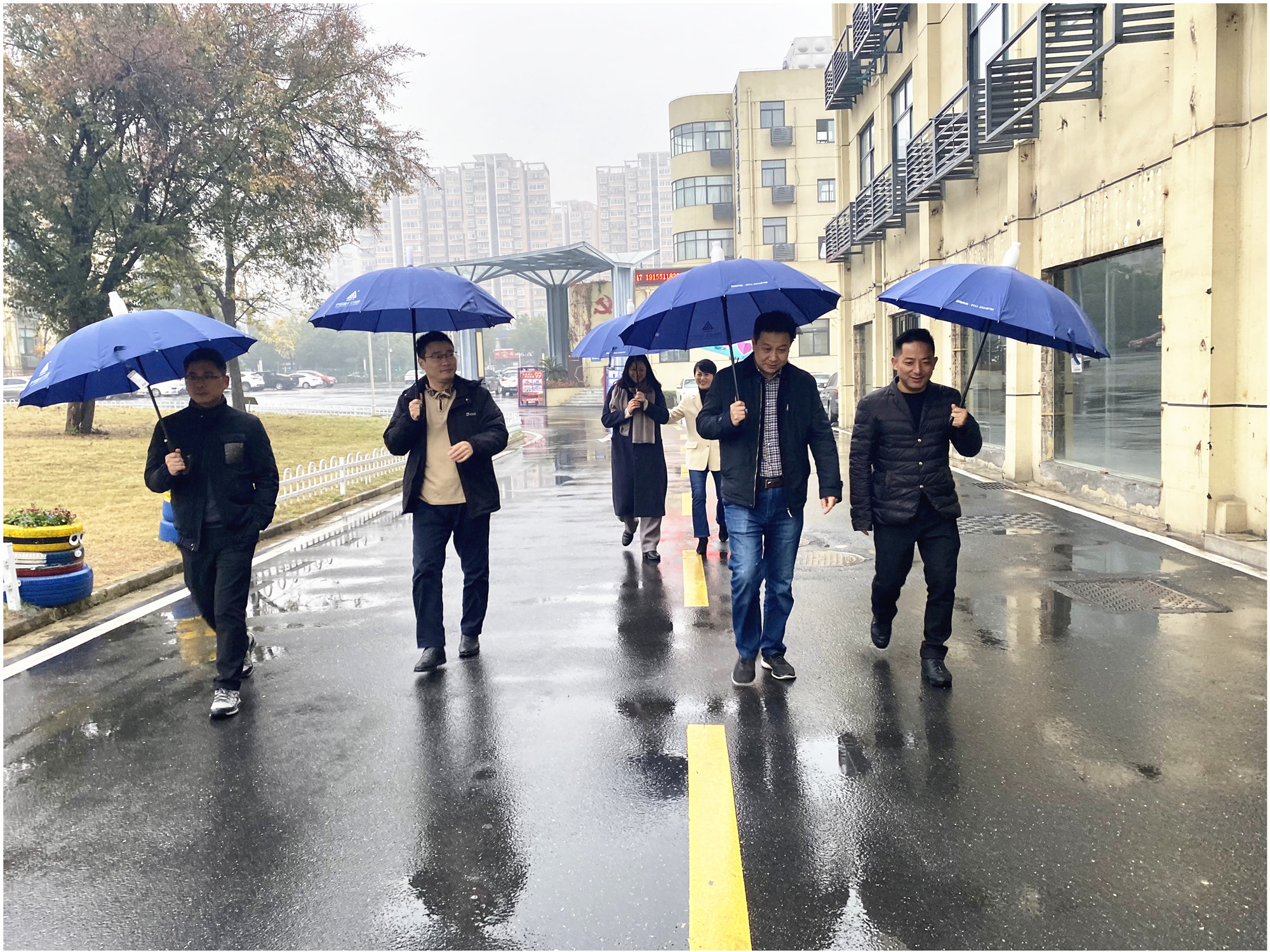 庐阳区总工会党组书记夏辉 莅临庐阳尊龙中国官网文创园调研